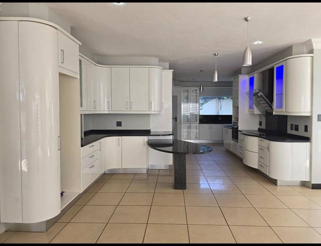 6 BEDROOM PROPERTY TO RENT IN SILVER LAKES